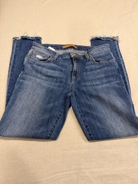 Joe’s Jeans “The Icon” Mid Rise Skinny Ankle Distressed Jeans
Size 29